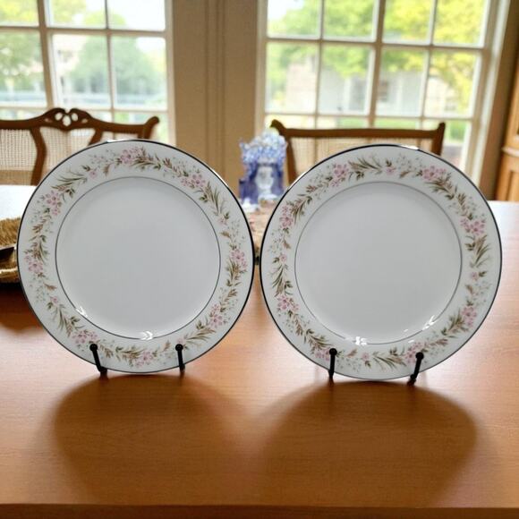 Noritake China 8" Salad Plates Mayflower 2351 Pattern 1972-1980 Japan Set of 2 - Picture 1 of 8